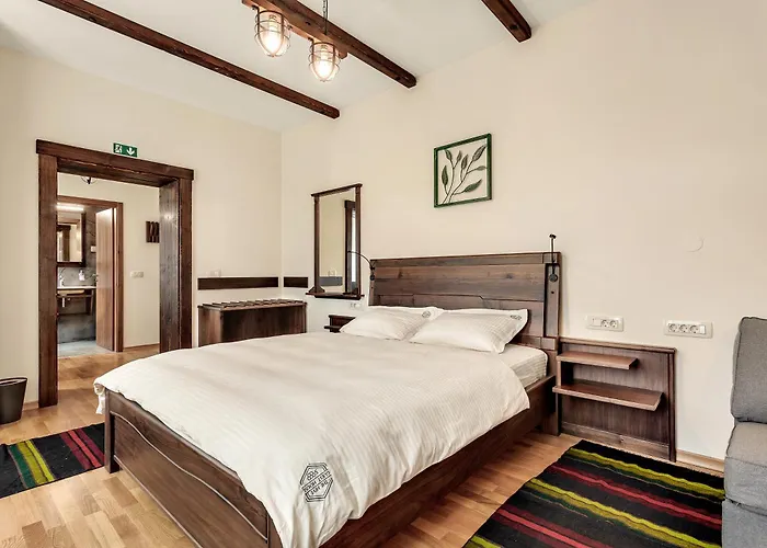 The Hive בית הארחה בלד